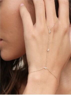 NWT Crystal Haze Hand Chain